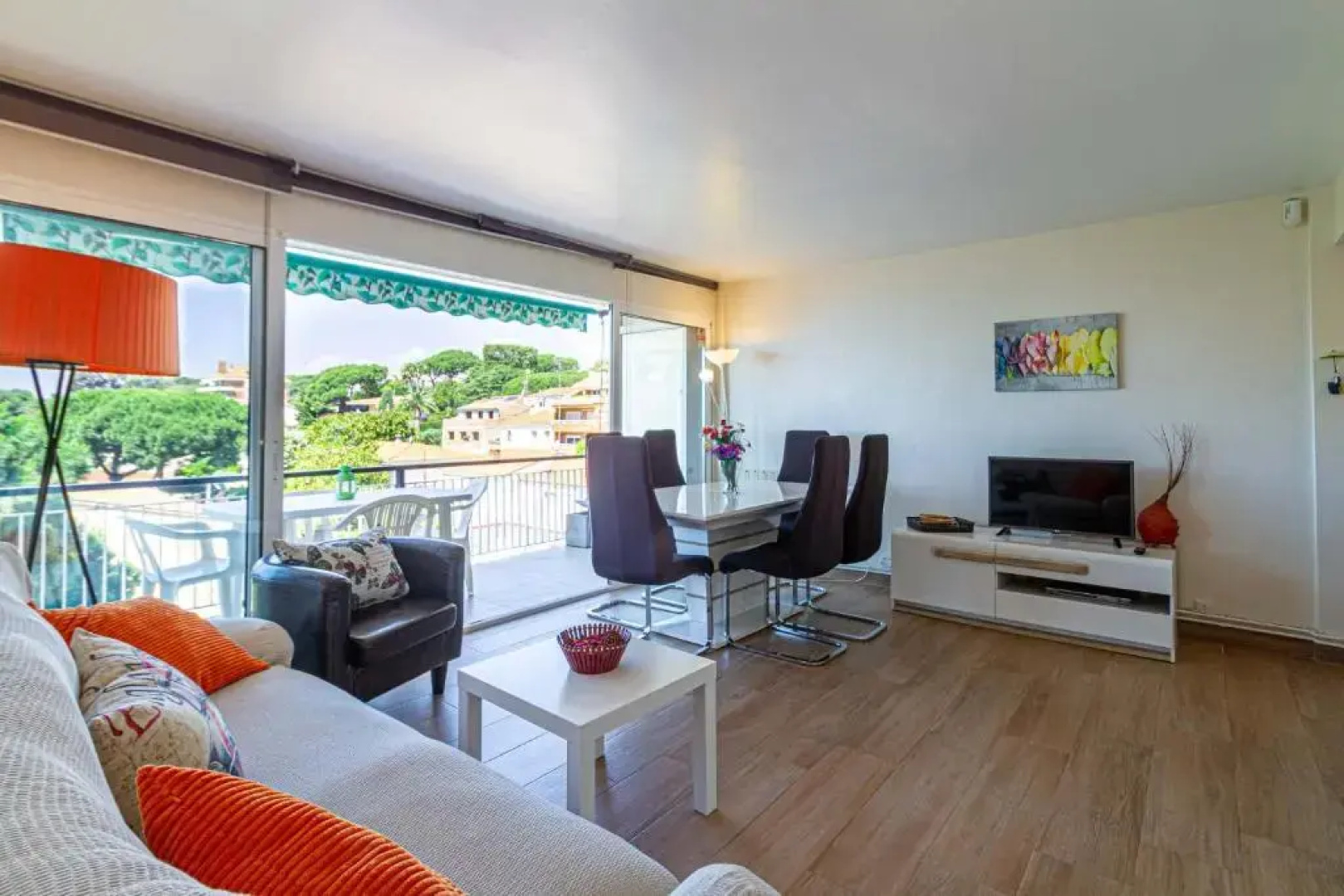 Sea And Pool Apartment 2