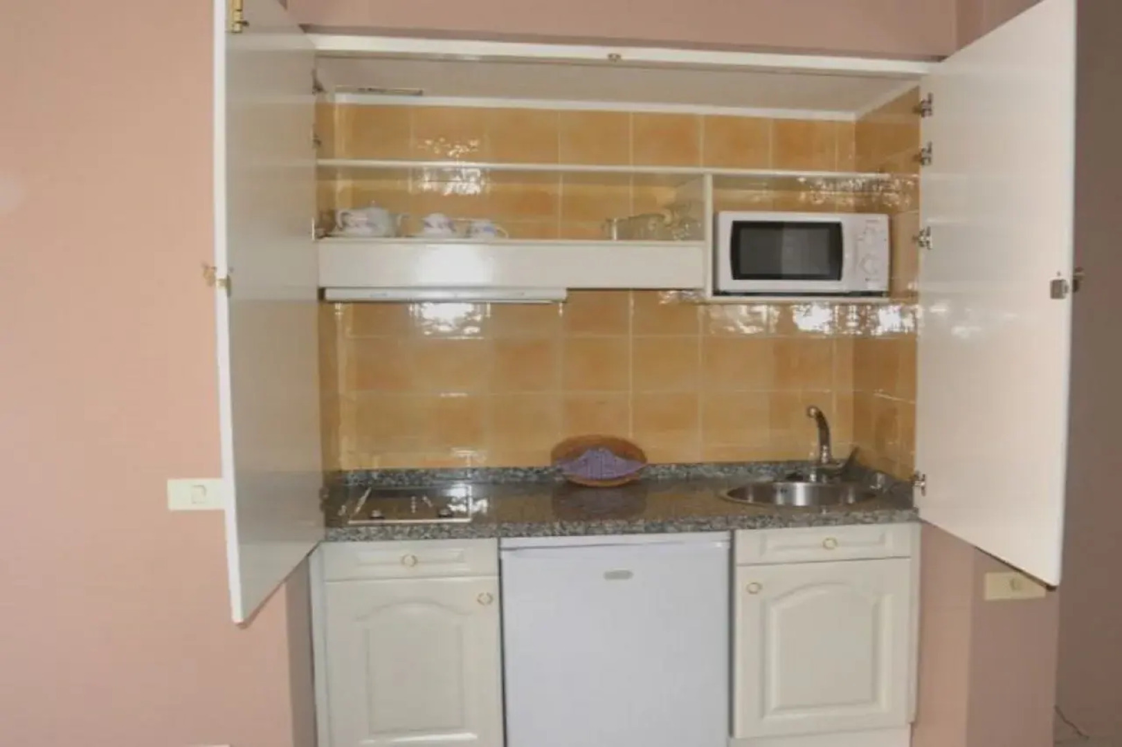 RF Astoria - Only Adults