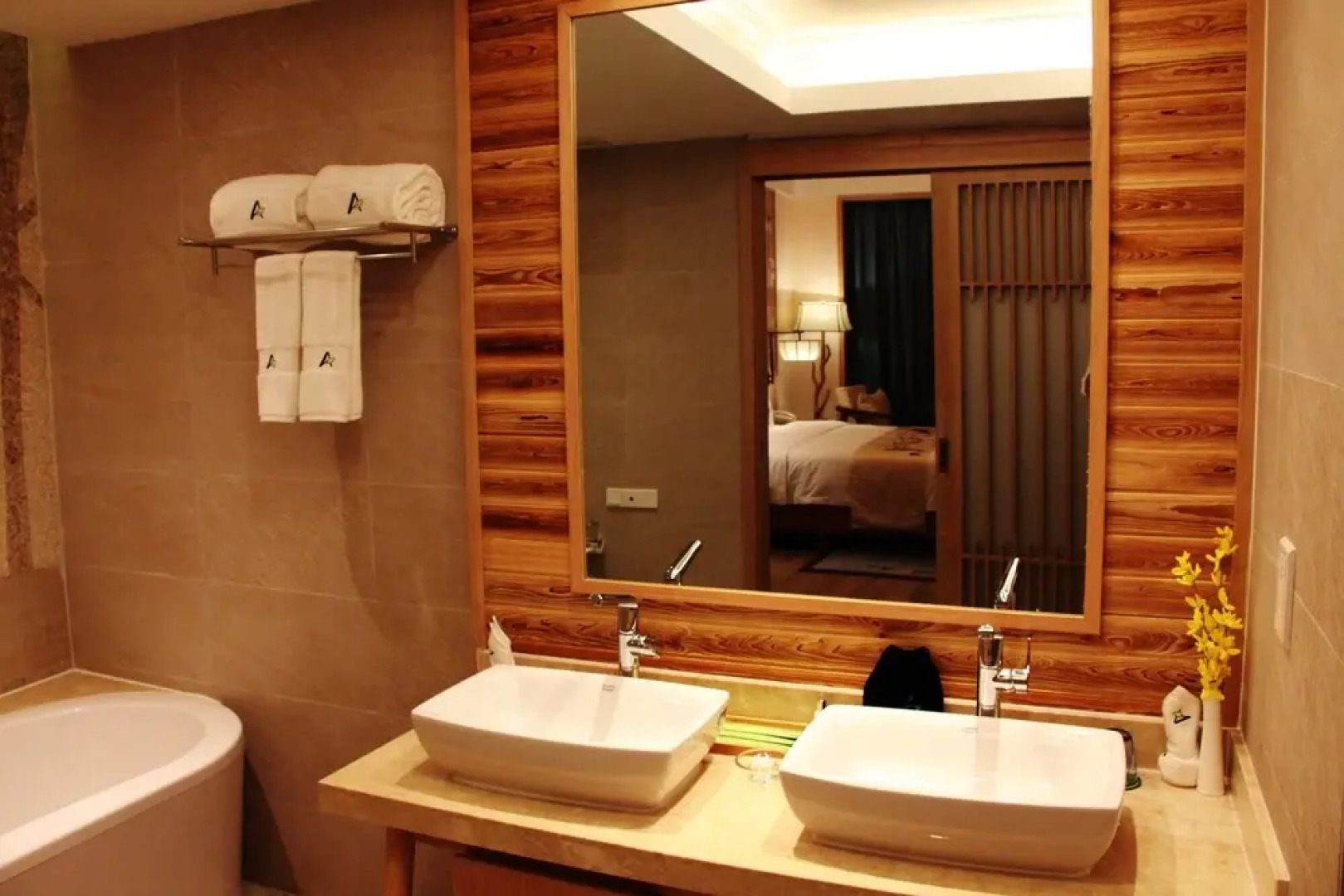 Queshan Lake Arcadia International Resort