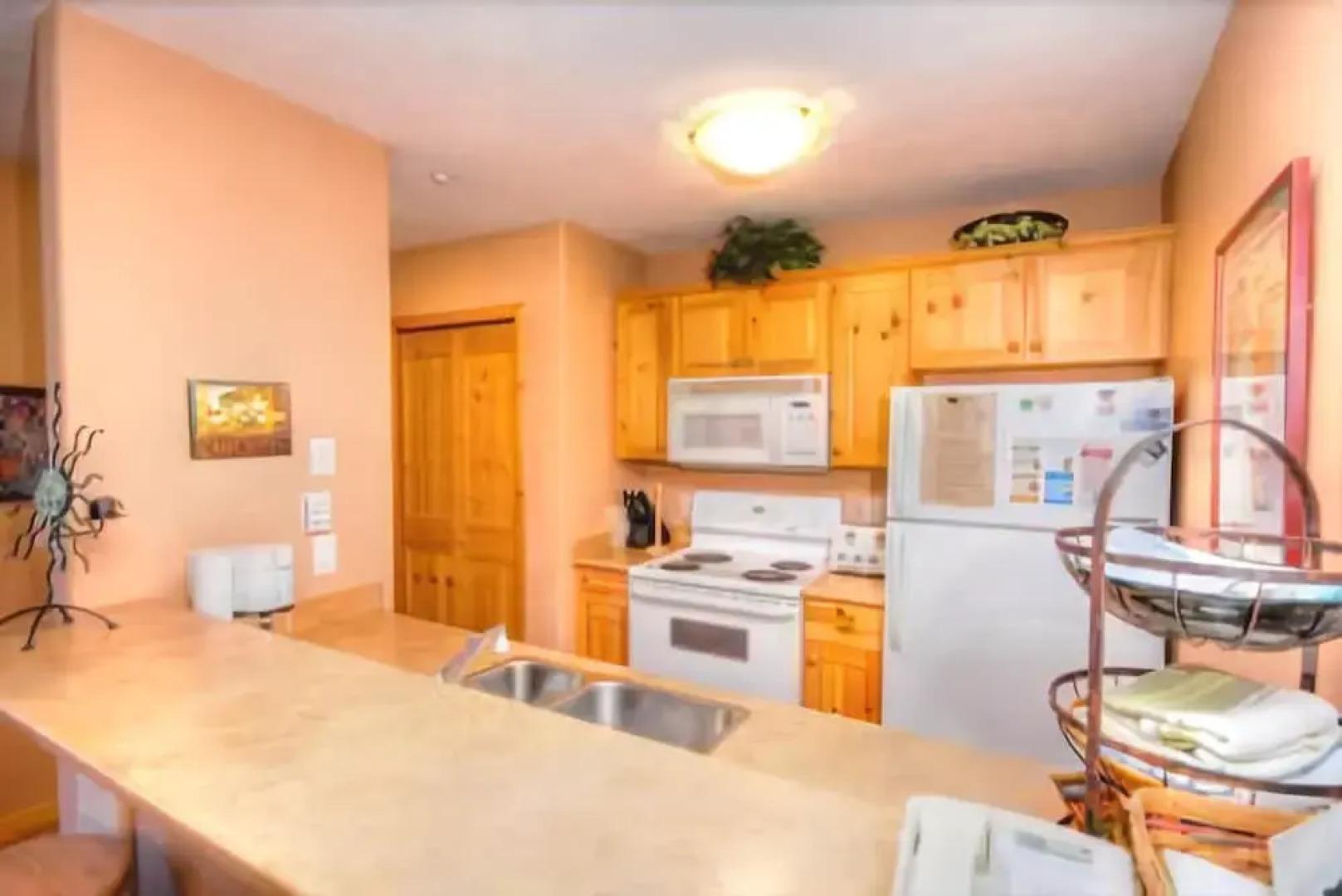 Sun Peaks Accommodation by Bear Country