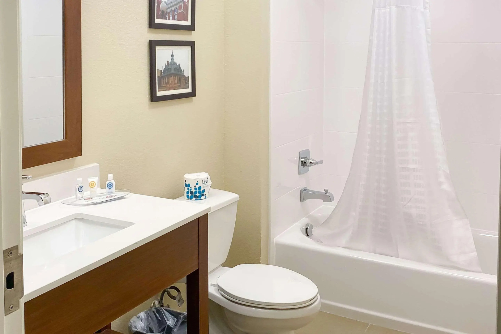 Comfort Suites Clarksville near Governors Square Mall