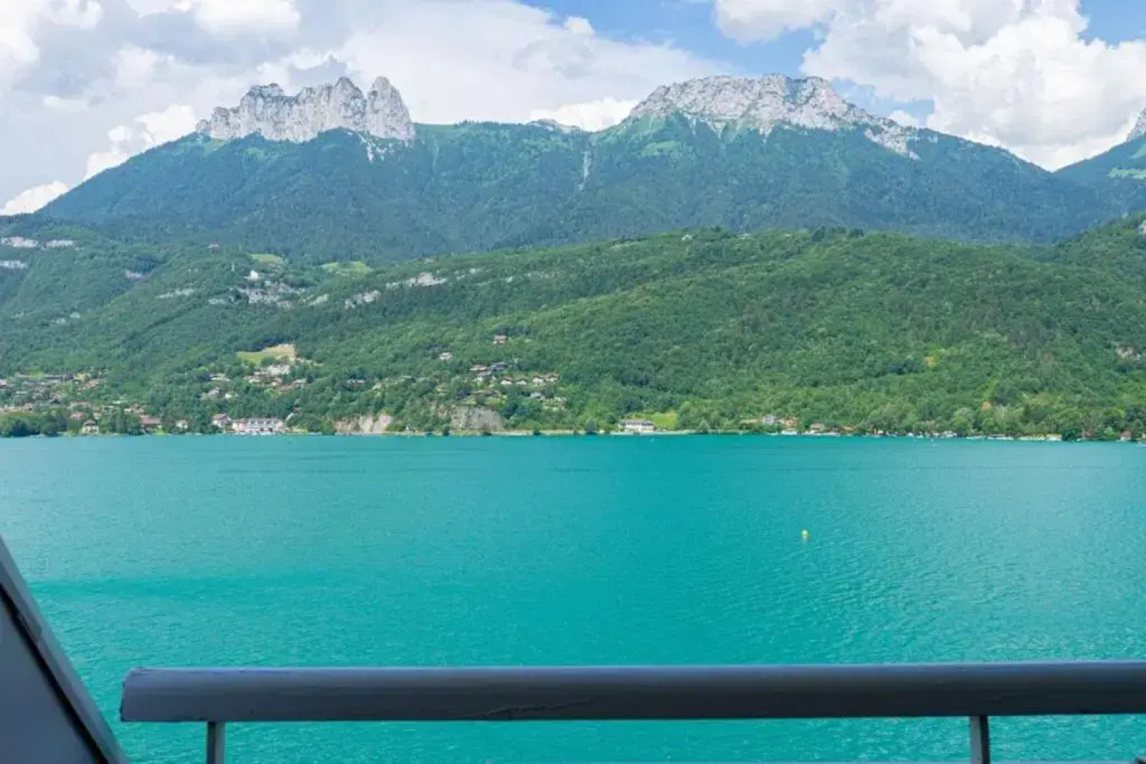 Duplex apartment with balcony on the lake classified 3 stars