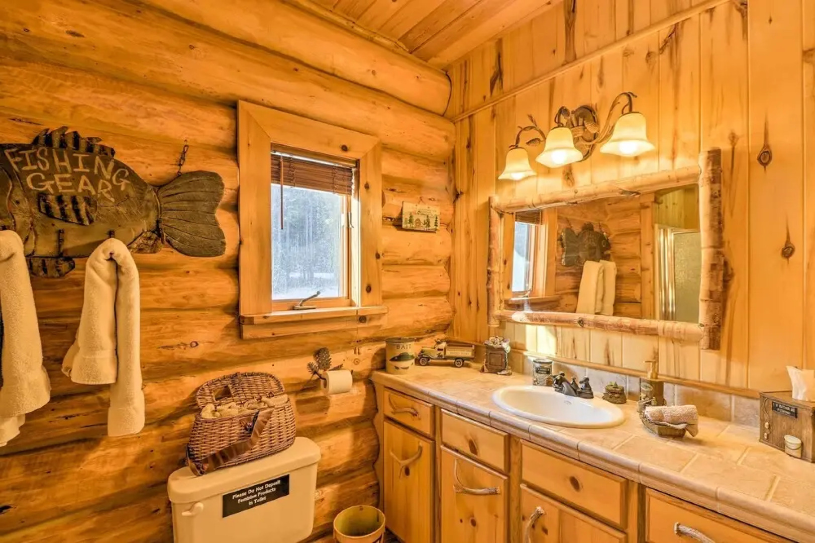 Cozy Glacier Park Log Cabin - 'best in the West!'