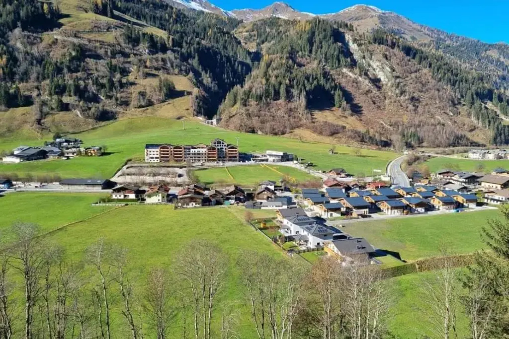 Isabella 4 by SMR Luxury Apartments