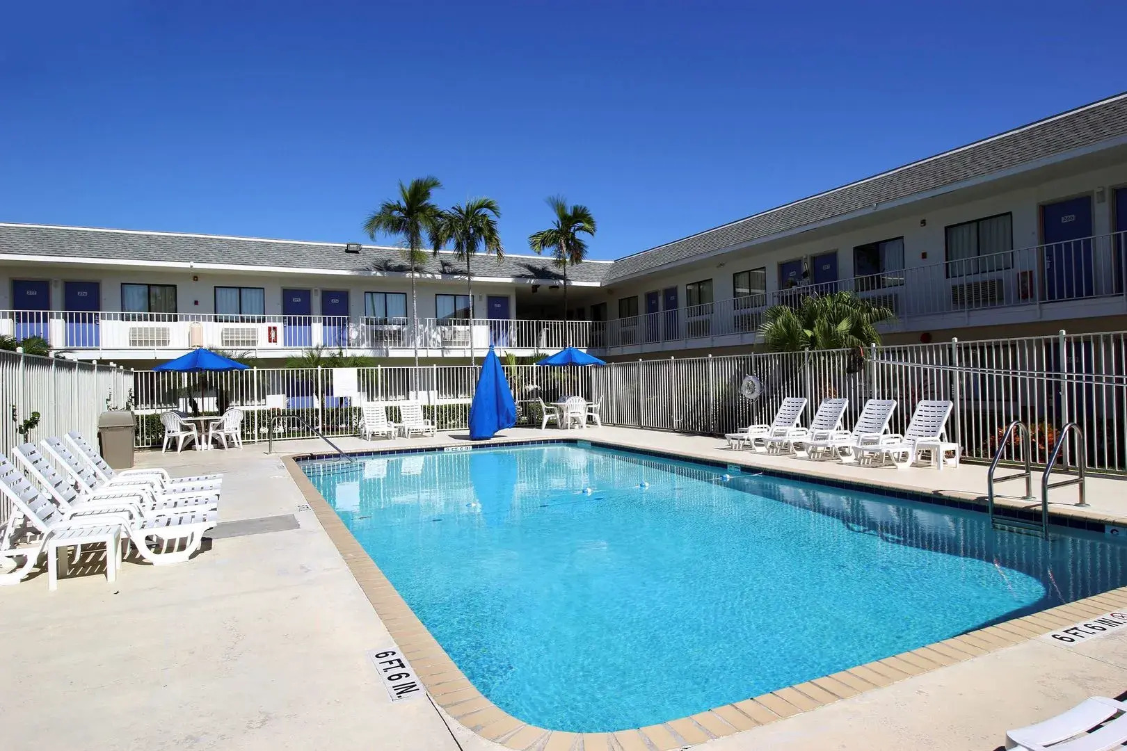 Motel 6 Lantana, FL