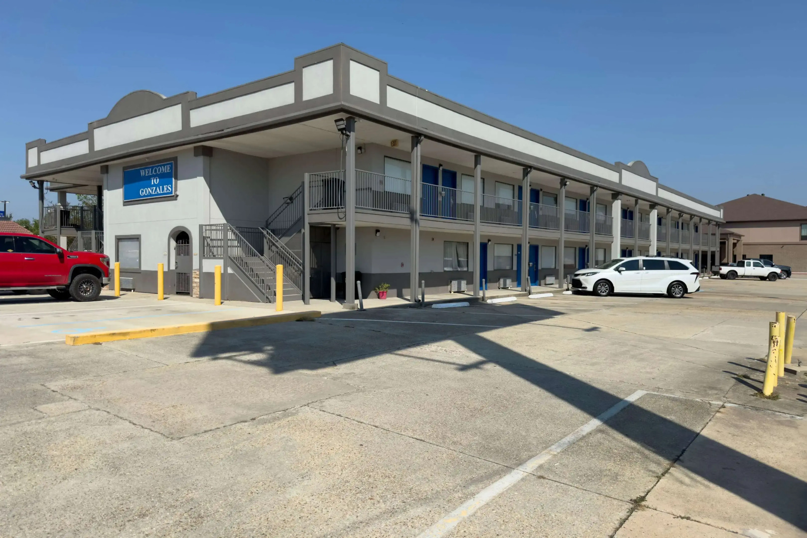 Days Inn by Wyndham Gonzales