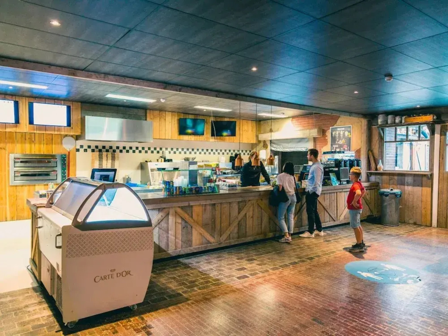 Chalet Near Zuiderzee With Garden