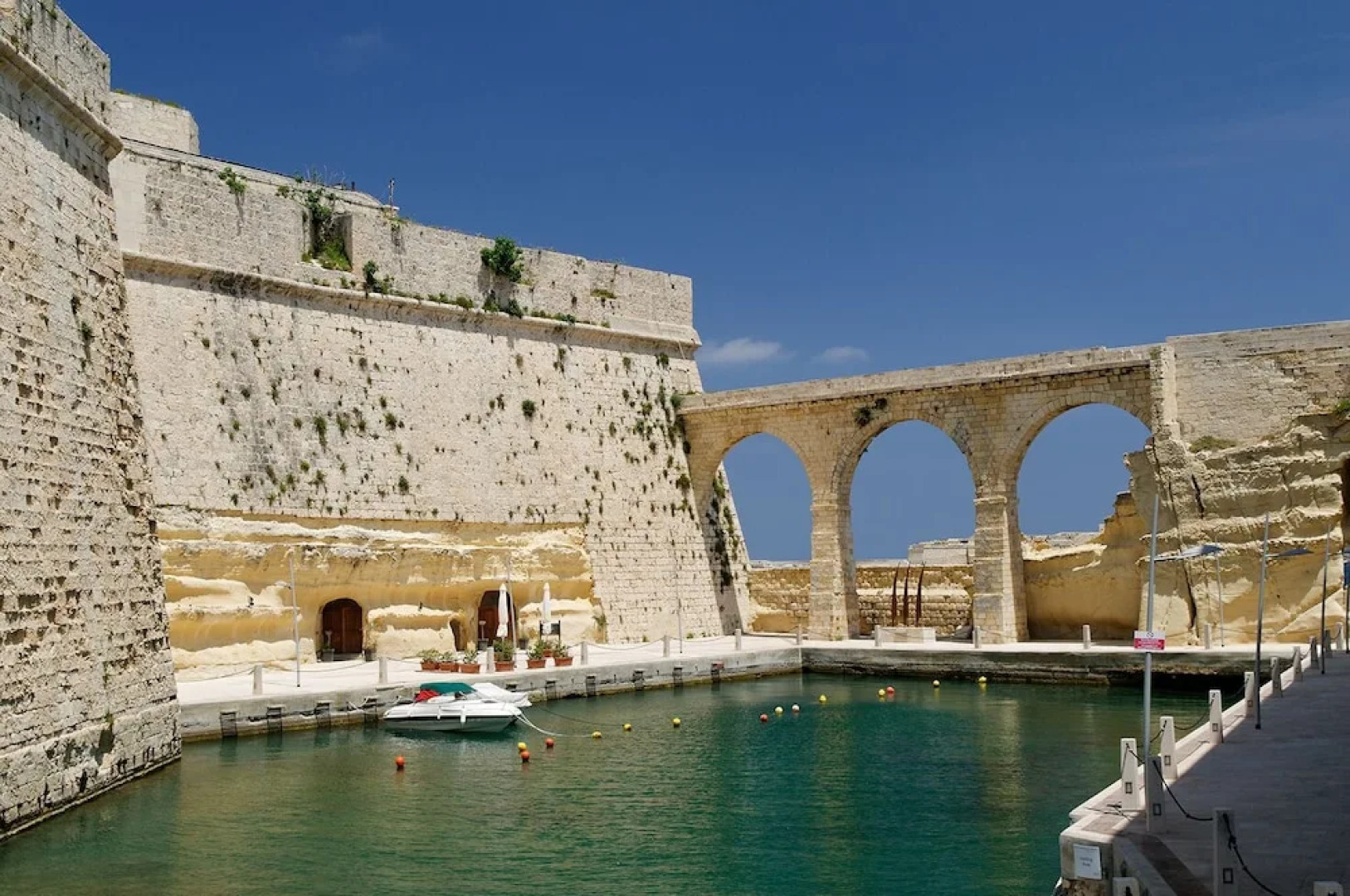 Traditional Maltese Townhouse, Roof Terrace and Views