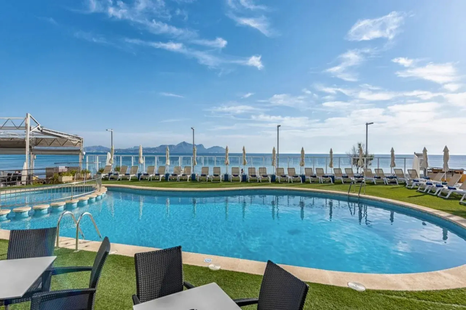 Отель THB Gran Bahia Hotel and Apartments