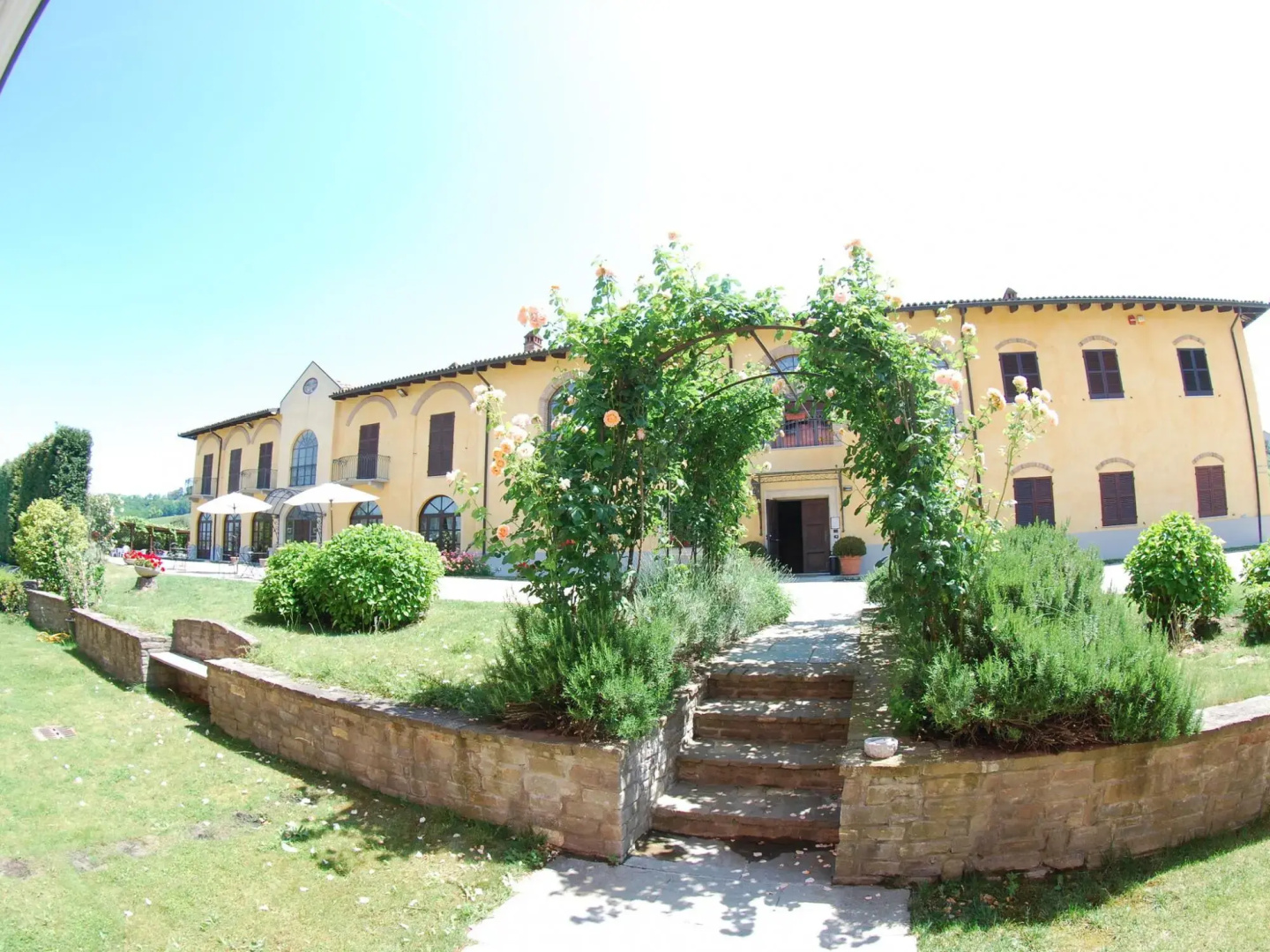 Mansion in Nizza Monferrato With Pool & Views