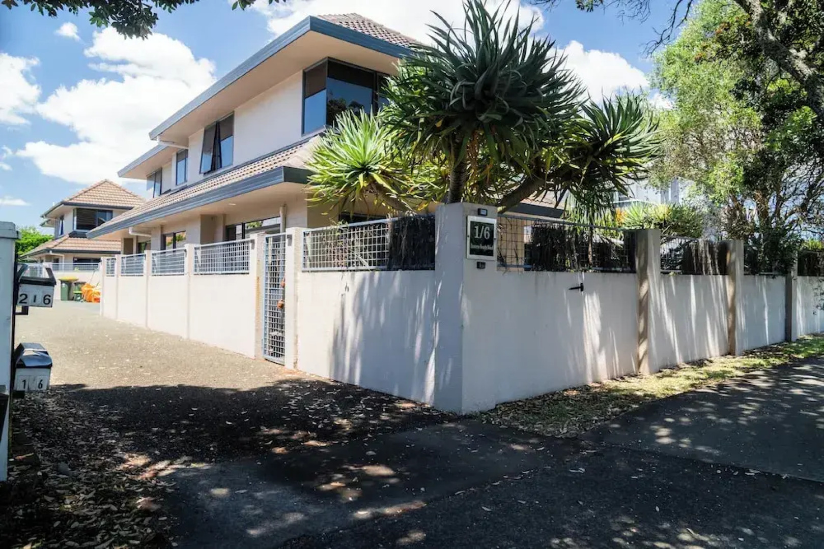 Spacious Eastern Beach Home by Zodiak Stays