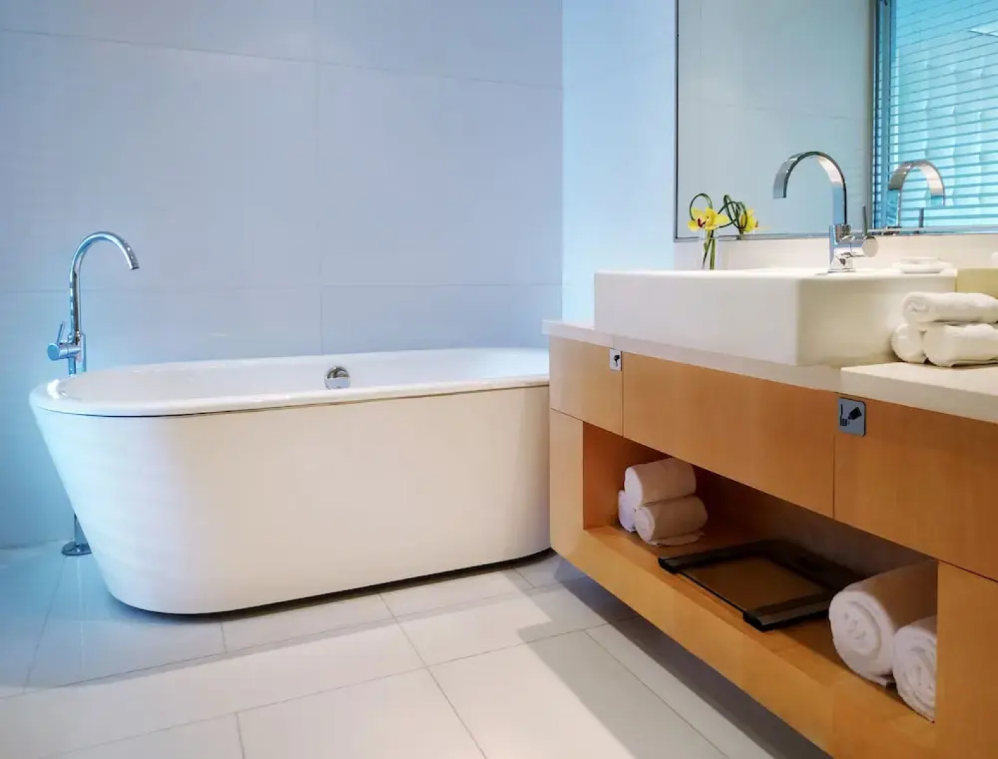 Отель Renaissance Shanghai Yu Garden