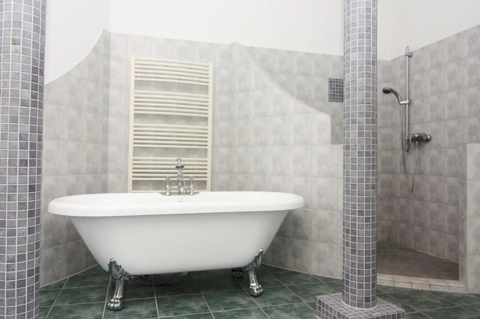 Apartments in Tressow Castle, Bobitz