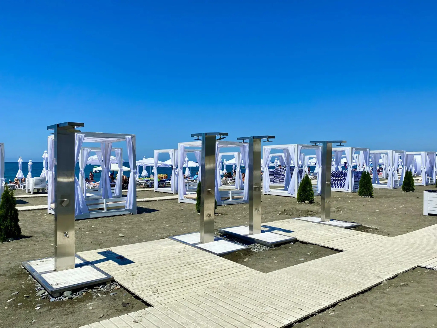 Апарт-отель F1 с бассейном