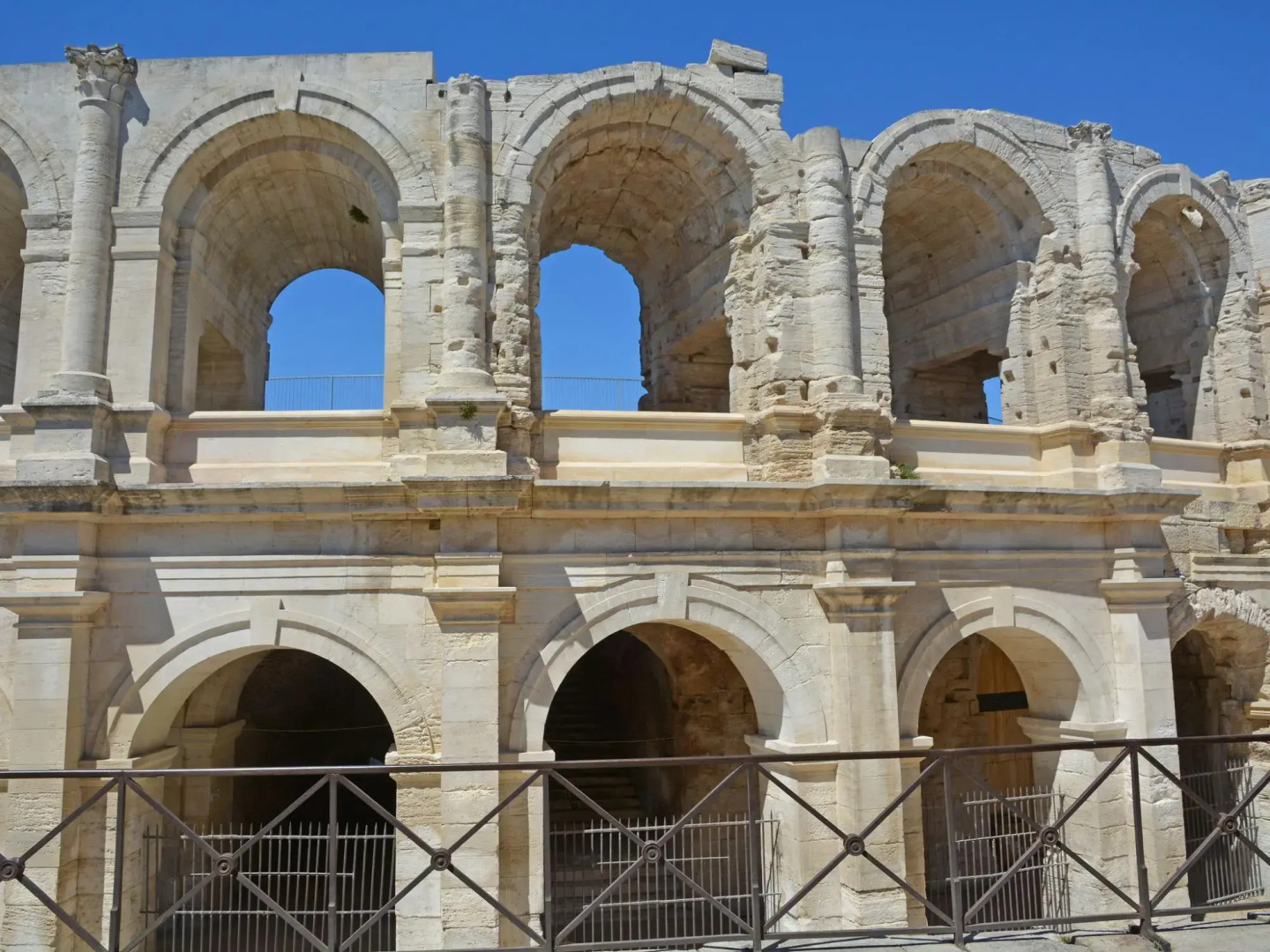 Luxury Holiday Home in Pierrerue With Private Pool & Centre Nearby