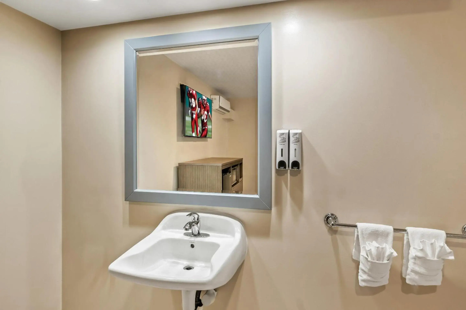 HomeTowne Studios by Red Roof Yuba City Bonanza – Marysville