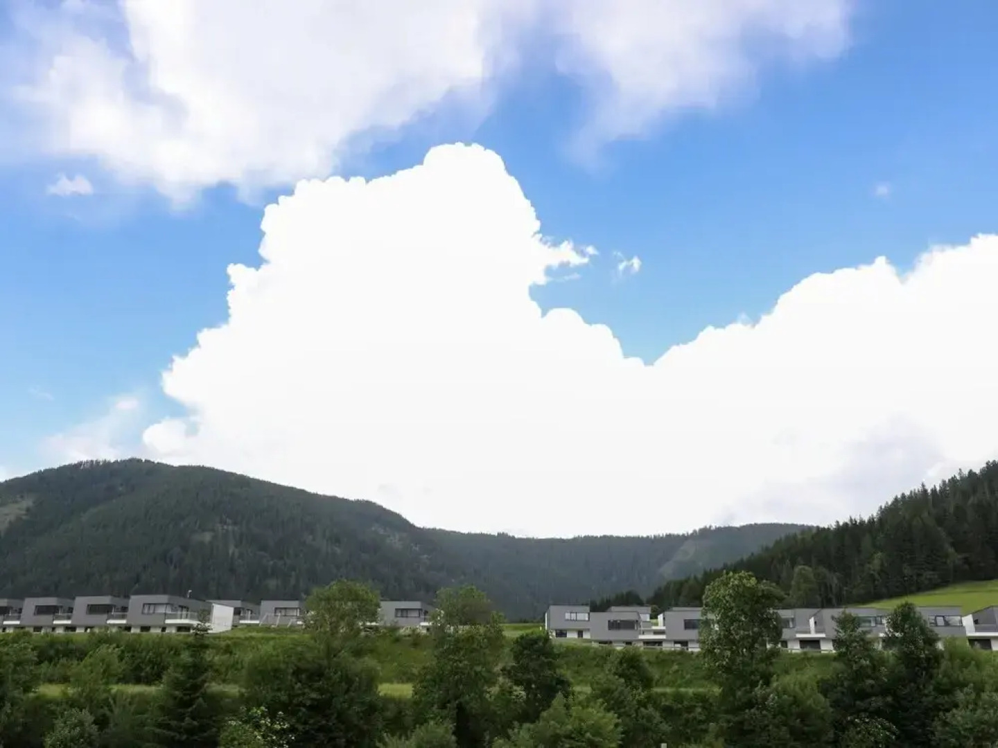 Pleasant Chalet on the ski Slopes