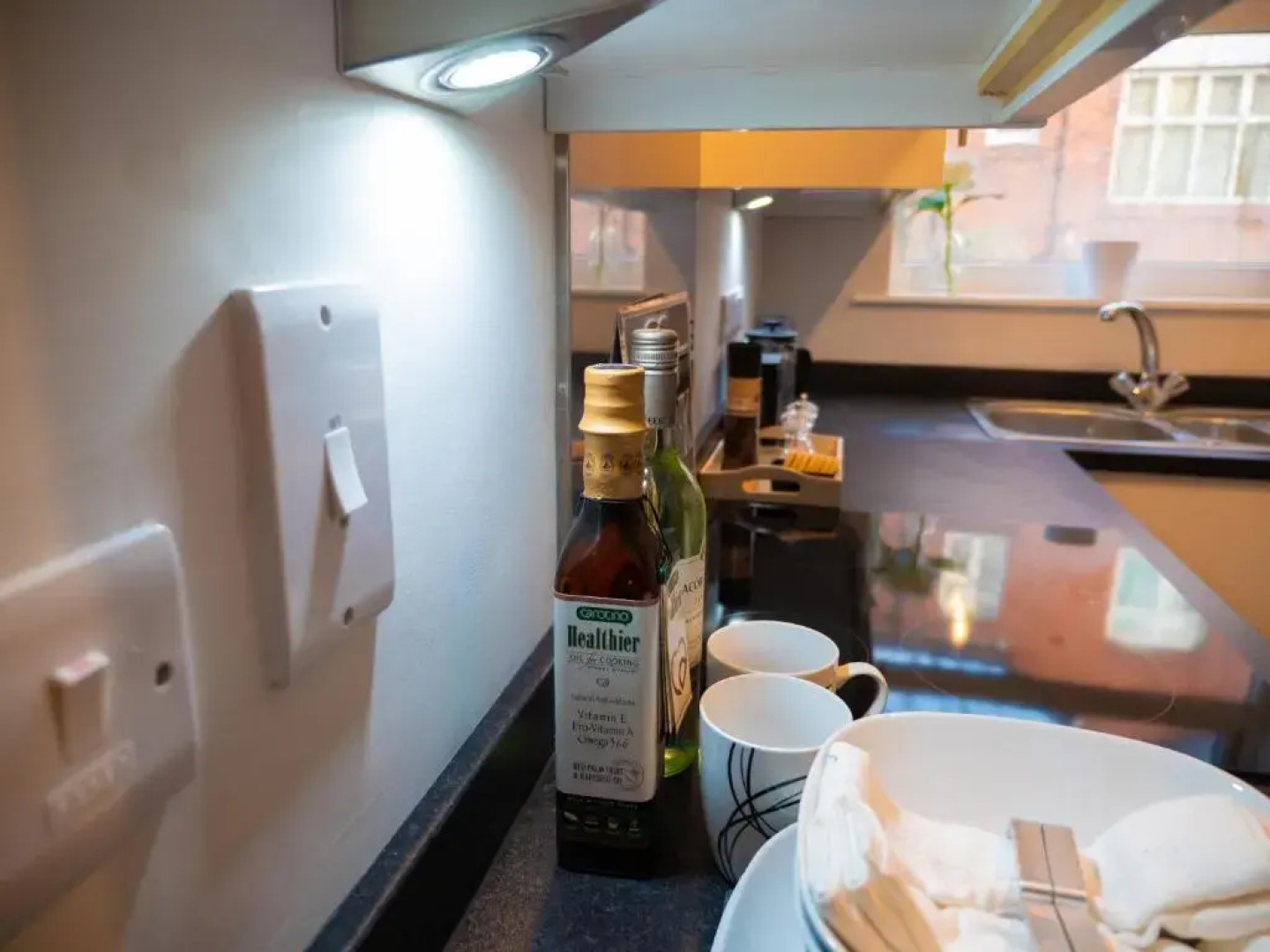 Near Hinckley Centre, sleeps up to 6, spacious ground floor apartments with secure parking