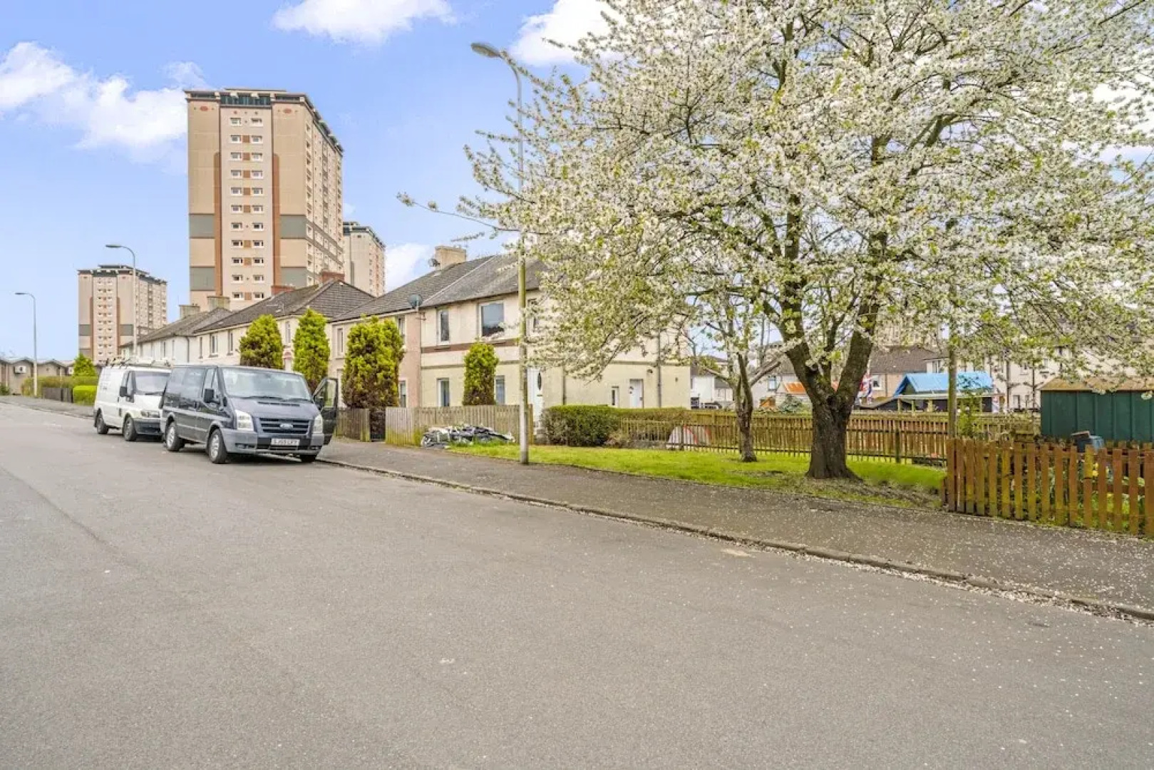 Two Bedroom Apartment by Klass Living Serviced Accommodation Motherwell - Anderson Apartment With WiFi &Parking