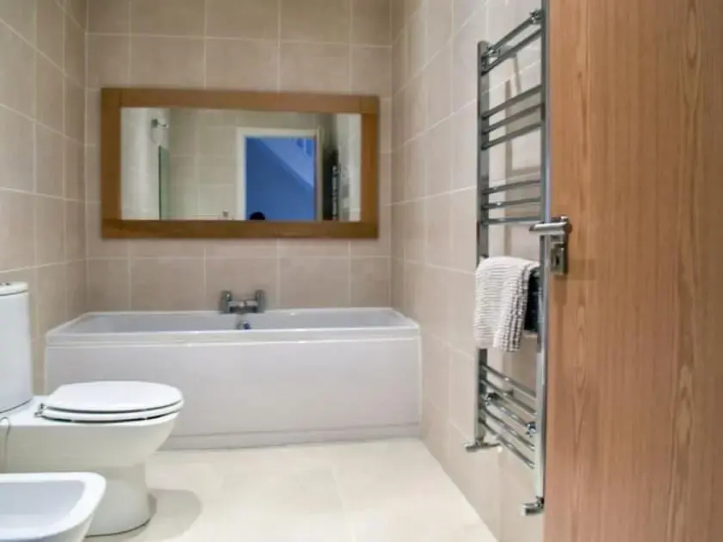 ThreeStorey Townhouse - Free parking