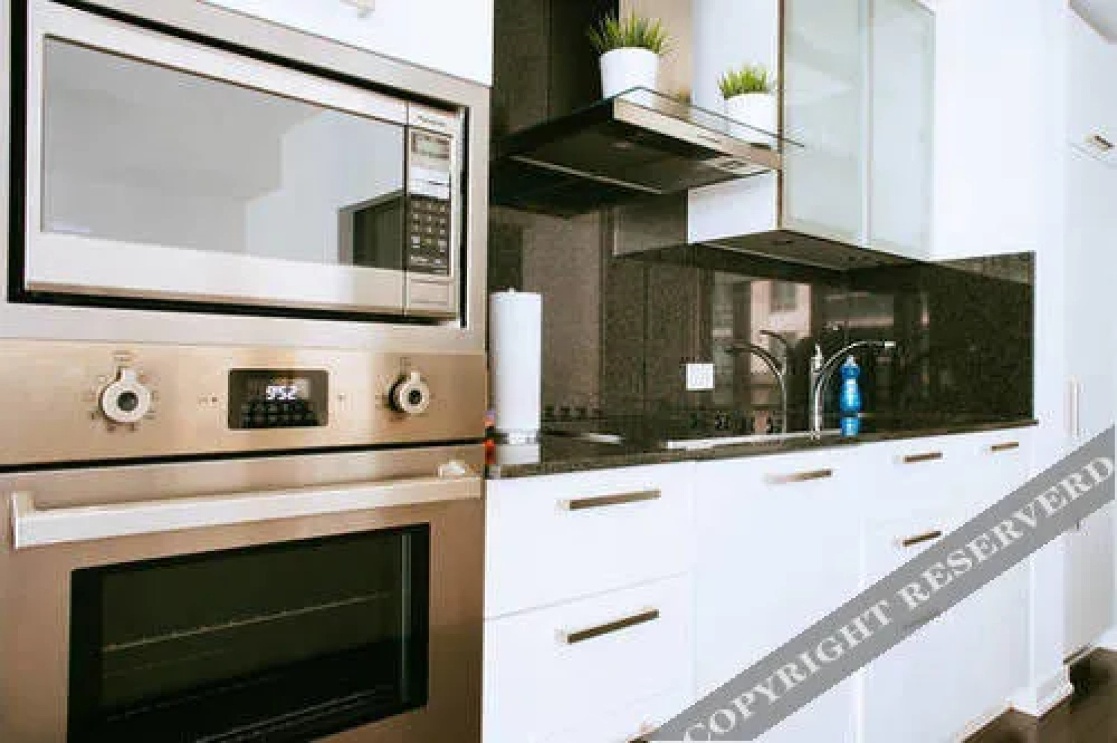 JP Stays - Prime Location York St & Lakeshore