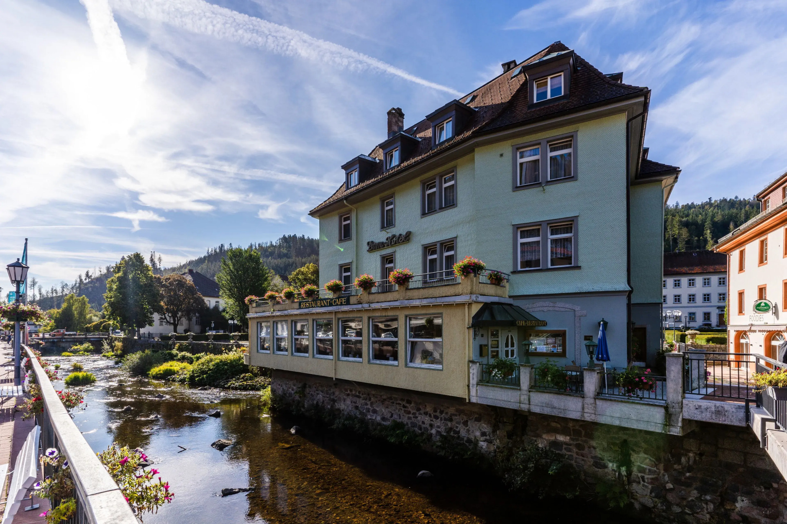 Dom Hotel