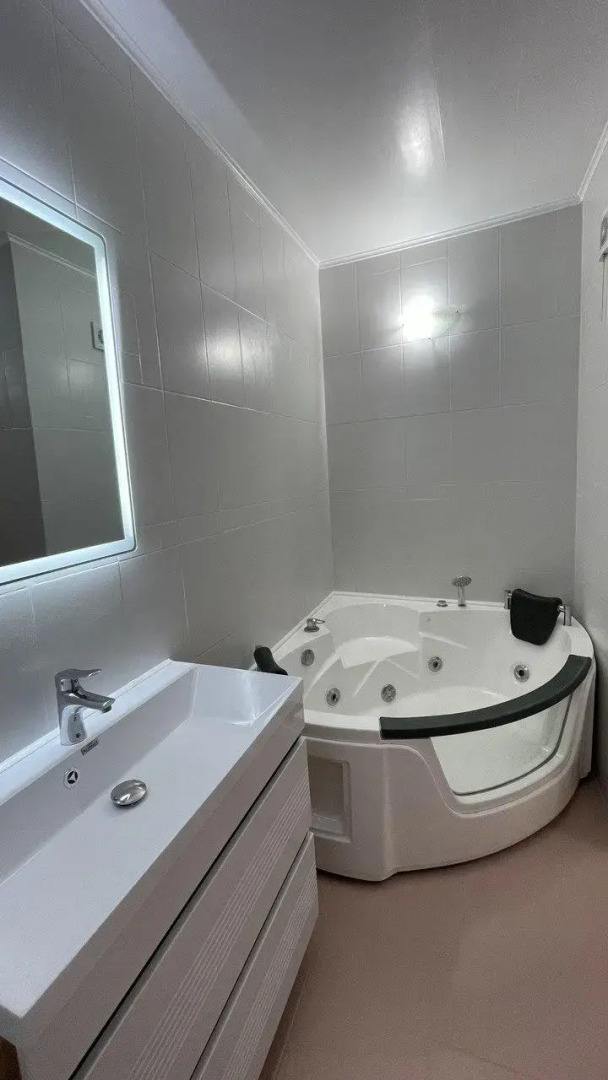 Апартаменты на проспекте Исатая Тайманова 58