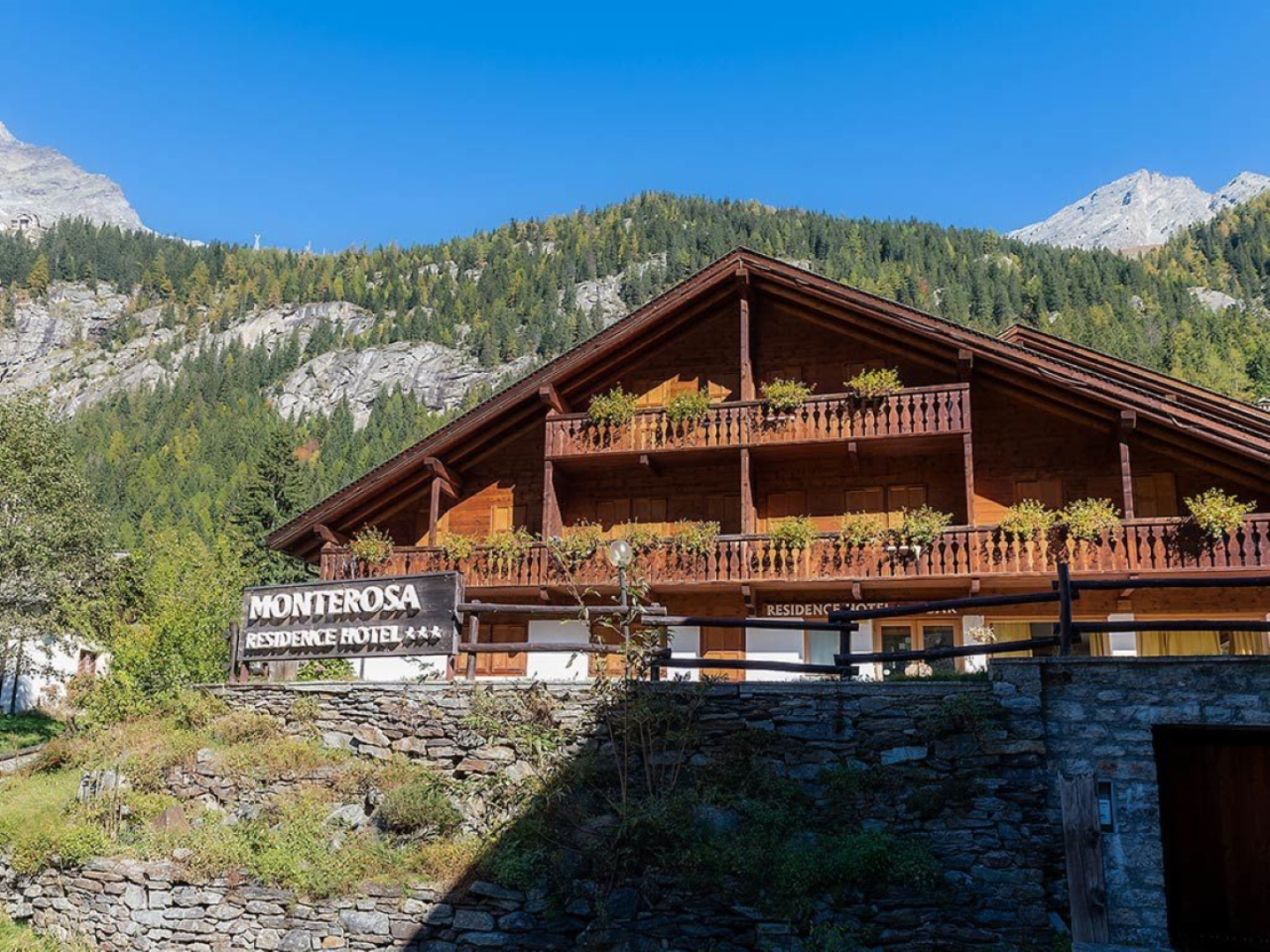 Monterosa Residence Hotel