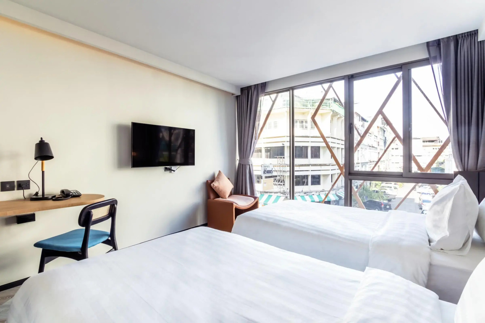 Seekers Finders Rama IV Hotel, SureStay Collection by BW