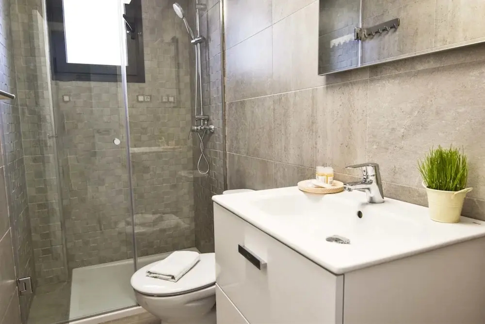 Letmalaga Carlos Haya