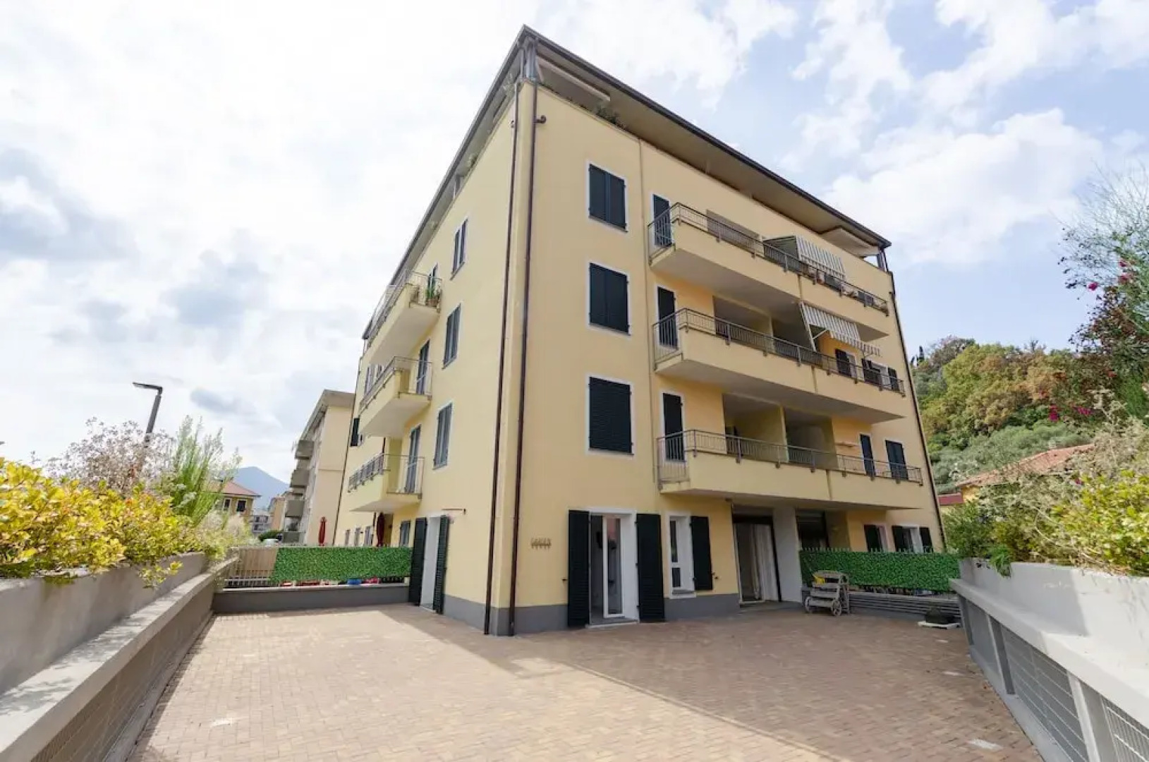 JOIVY Flat W/Terrace & Parking