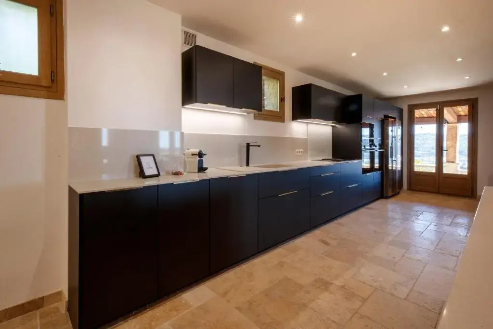 06T - Spacious villa with sea view- pool - jacuzzi-sauna