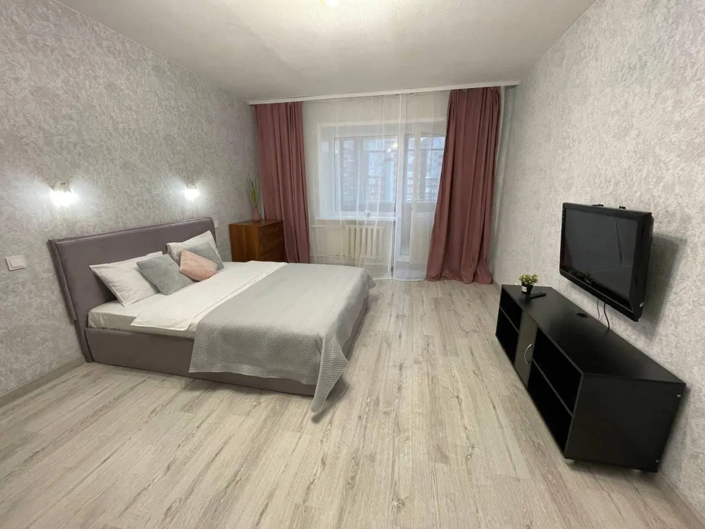 Логиновы.Apart на улице Мира