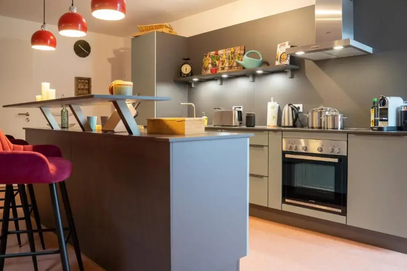 dreamcation - Wohnen in KIRCHE, 3D-Tour, Terrasse, BBQ, Küche, Kamin, 180qm