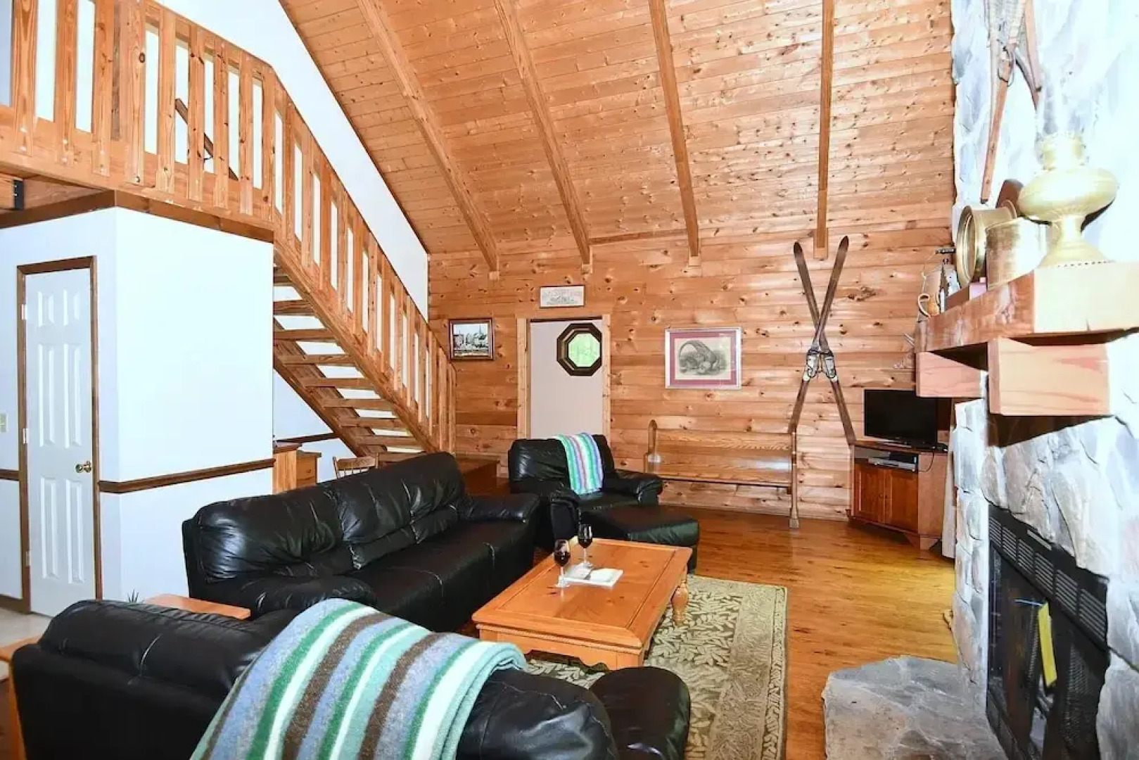 Lazy Bear Retreat - Classic Cabin!