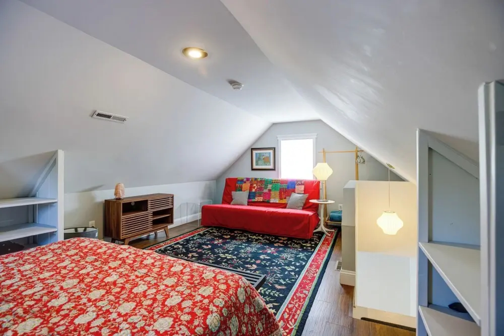 Grand Haven Getaway < 1 Mi to Lake Michigan!