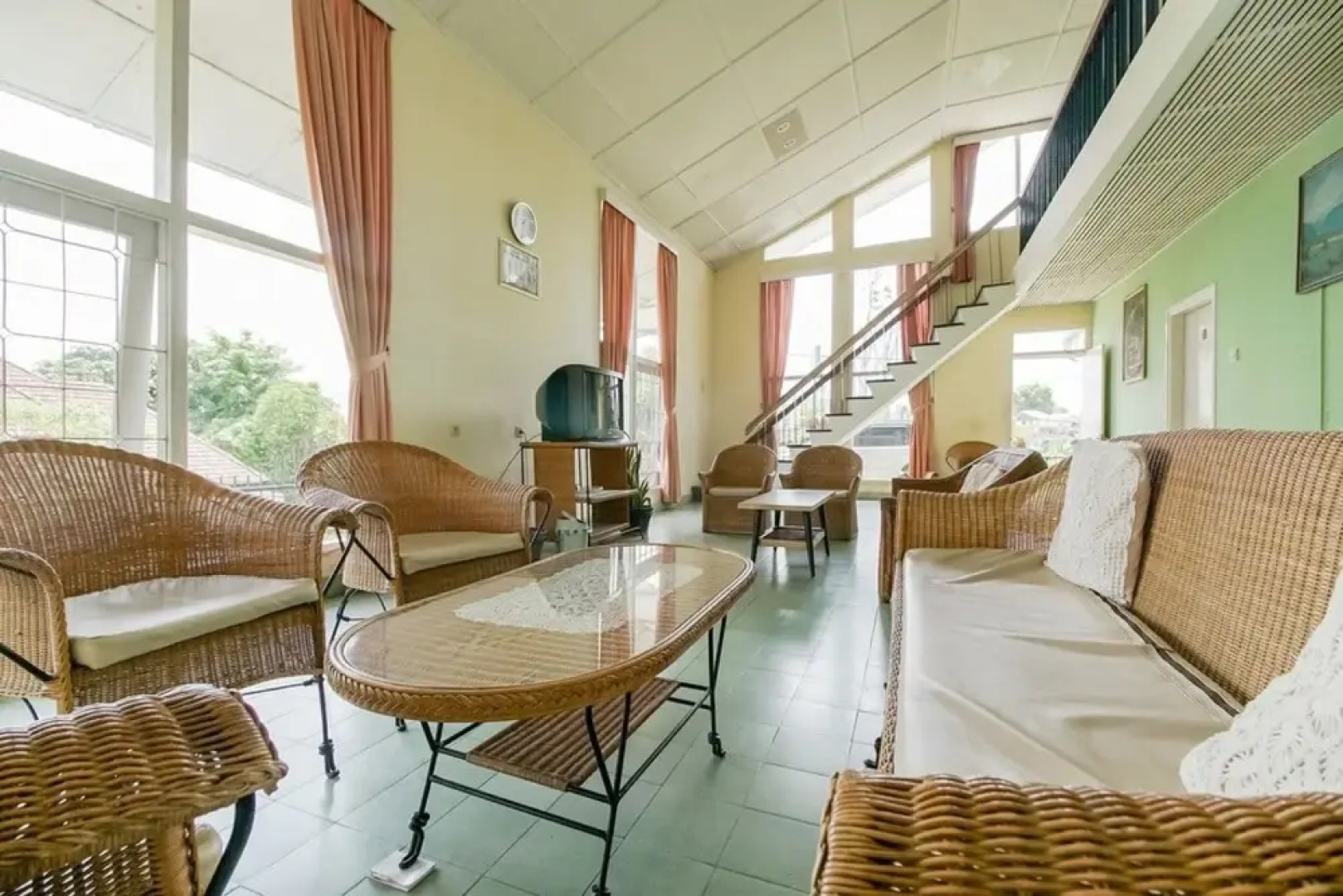 RedDoorz near Ngarai Sianok Bukittinggi