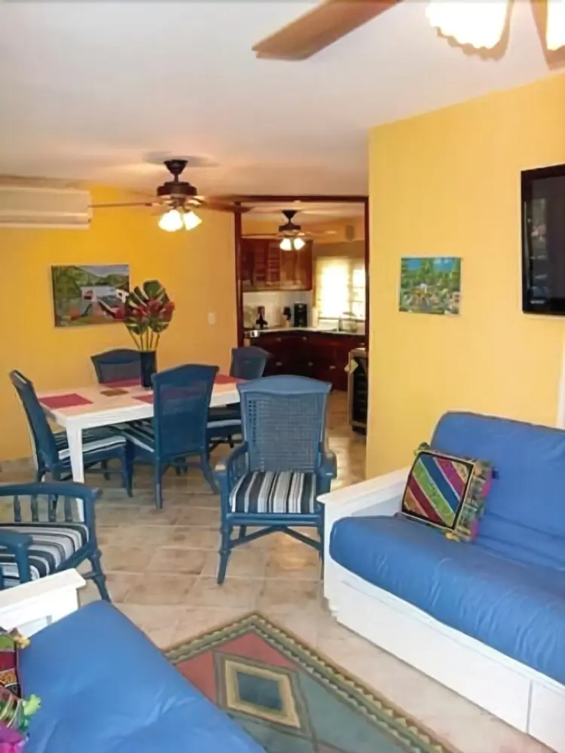 Beautiful Apartment with Golf Cart