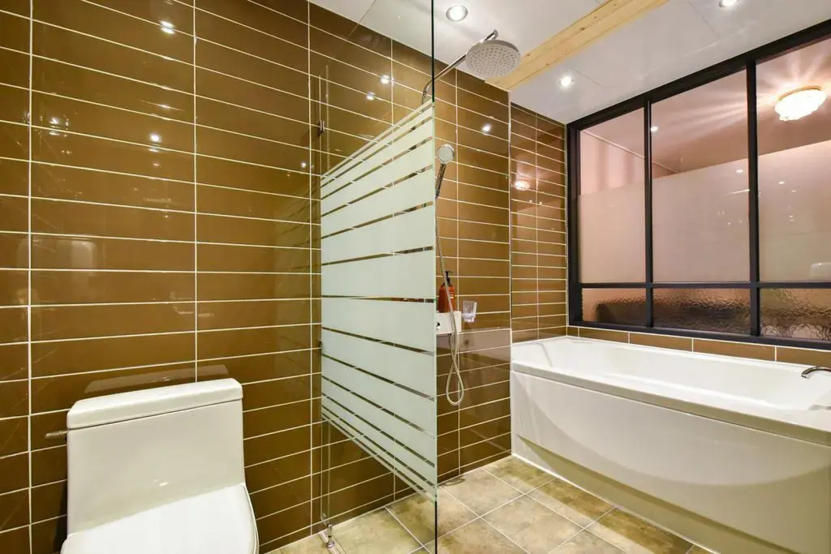 Two Heart Hotel Gimhae Waterpark