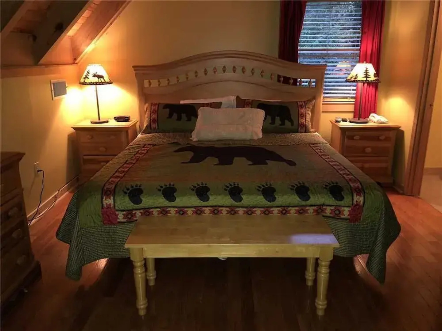 Above Ole Smokys Clouds - One Bedroom Cabin