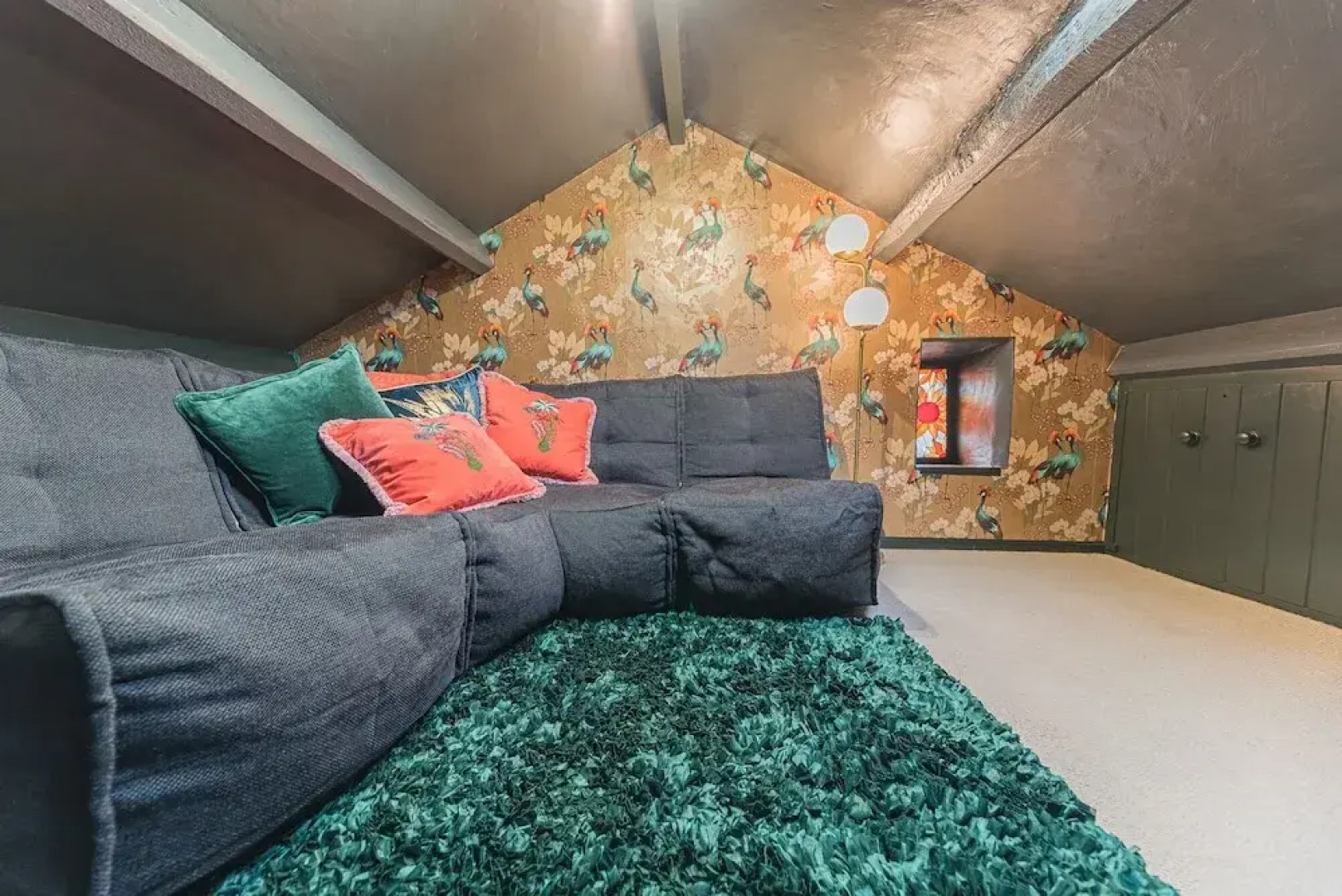 Cosy Dog Welcoming, Countryside Retreat