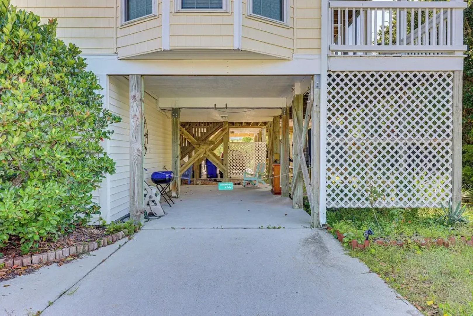Walk to Beaches: Home w/ Patio in Surf City!