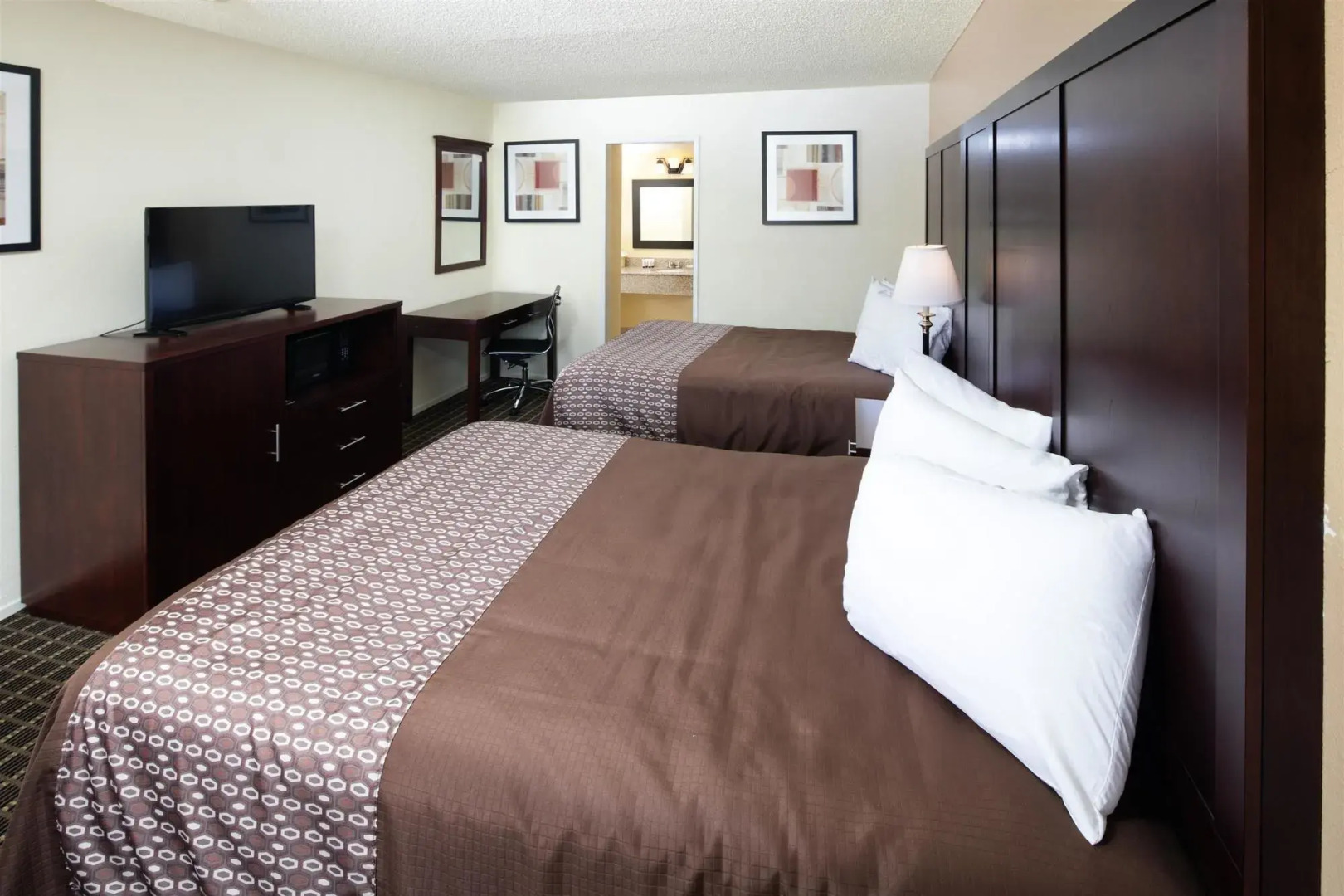 GuestPlace Inn & Suites