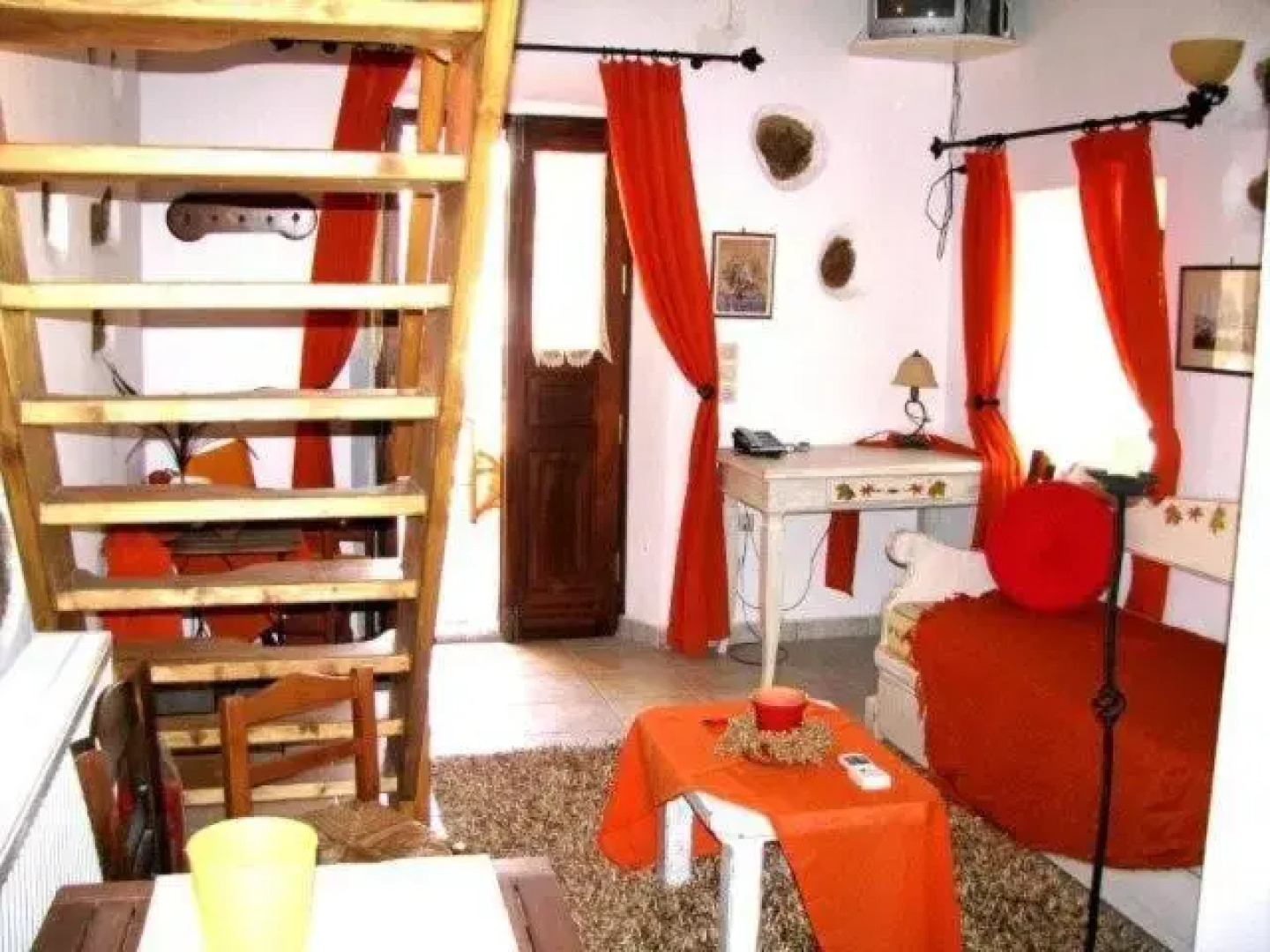 Porfyrousa Traditional Hotel