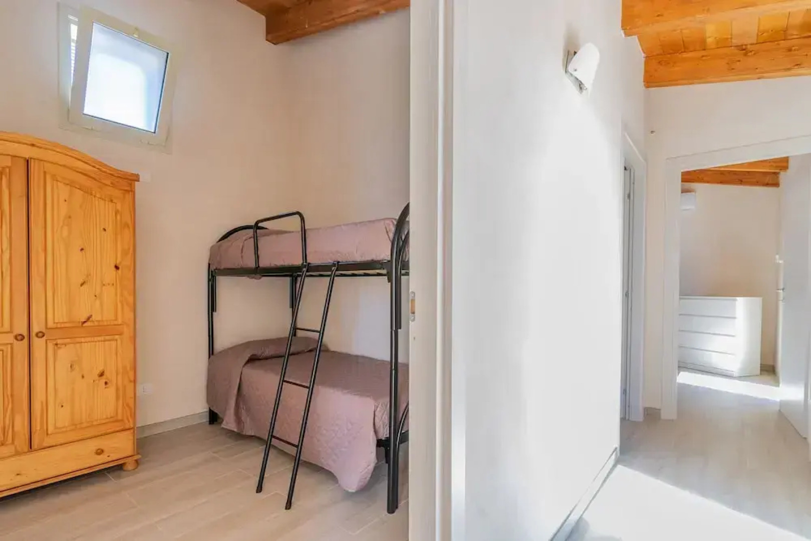 2873 Villa Pussacra by Barbarhouse