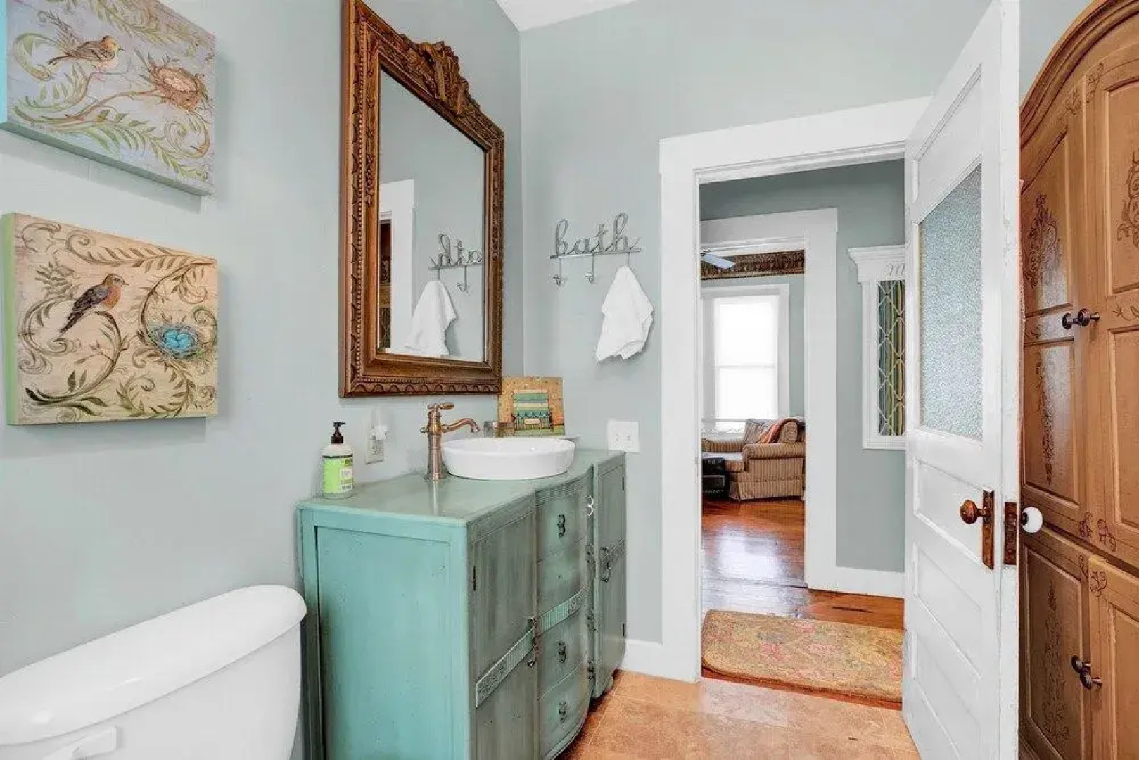 New! Stunning Historic Home Near Town With Bbq!