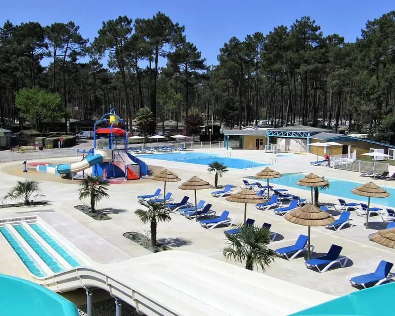 Property With 3 Bedrooms in Saint-julien-en-born, With Pool Access and Furnished Terrace - 4 km From the Beach