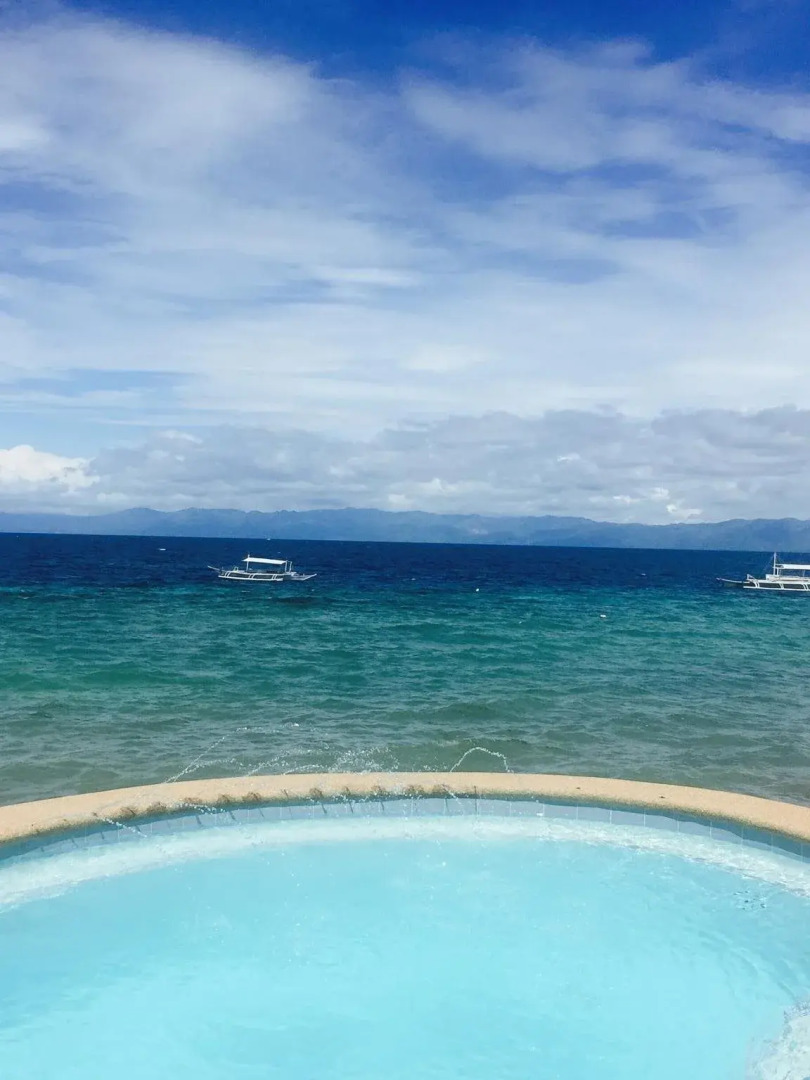 Pescadores Seaview Suites Moalboal