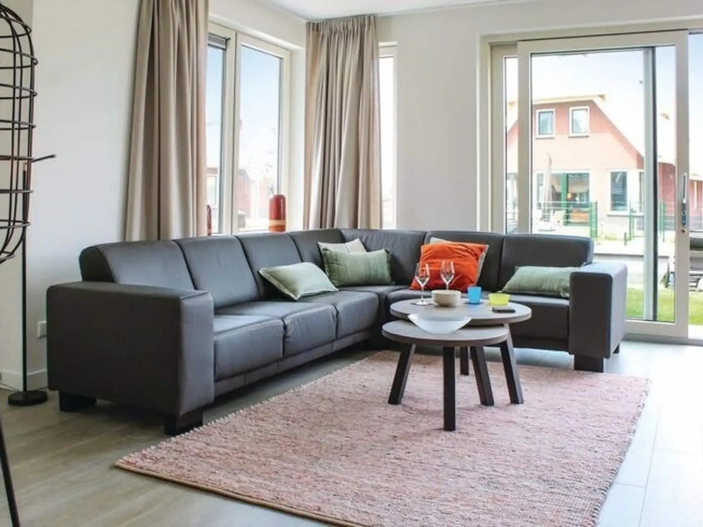 Wellness villa with sauna, at a holiday park on the water in Friesland