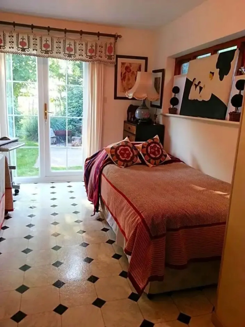 Folly Studio Bed and Breakfast